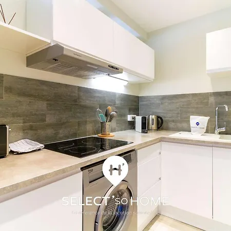 Appartement SELECT'soHOME - Studio - Centre-ville du Lavandou - Wifi, TV, Services hôteliers - AREV *
